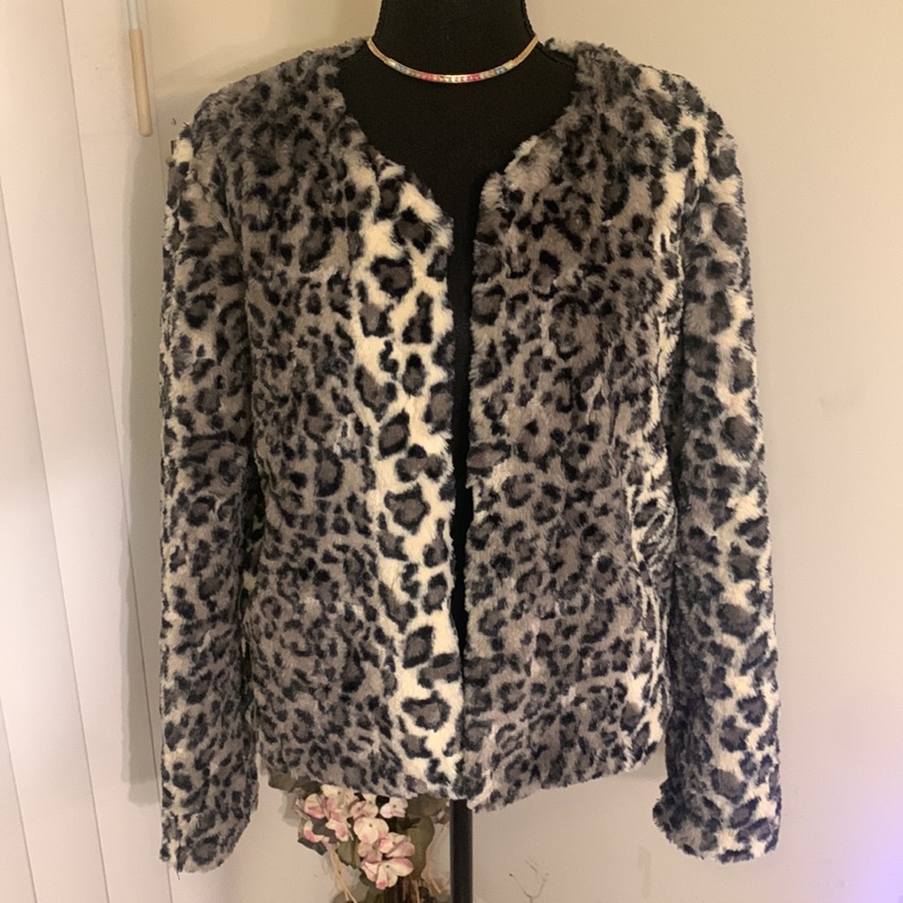 🌹 willow & clay faux fur beautiful cheetah print coat